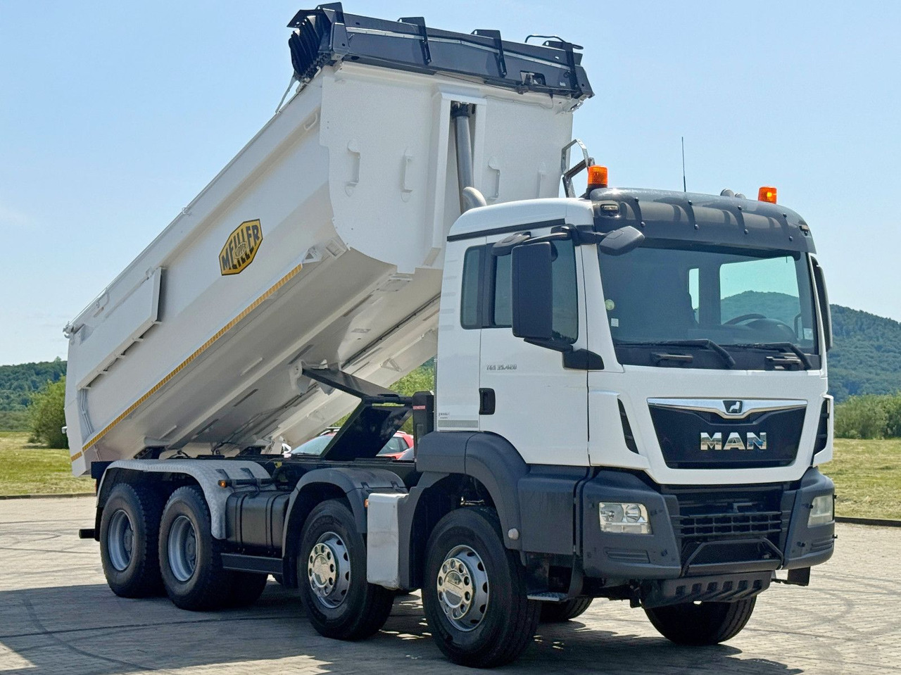 MAN TGS 35.420 KIPPER * 8x4 * TOPZUSTAND - Camion benne: photos 4 MAN TGS 35.420 KIPPER * 8x4 * TOPZUSTAND - Camion benne: photos 4