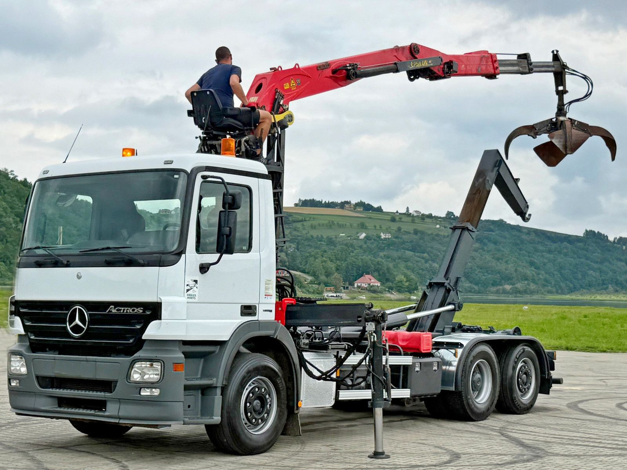 Mercedes-Benz ACTROS 2541 * ABROLLKIPPER * EPSILON E140Z81*TOP - Camion ampliroll, Camion grue: photos 2 Mercedes-Benz ACTROS 2541 * ABROLLKIPPER * EPSILON E140Z81*TOP - Camion ampliroll, Camion grue: photos 2