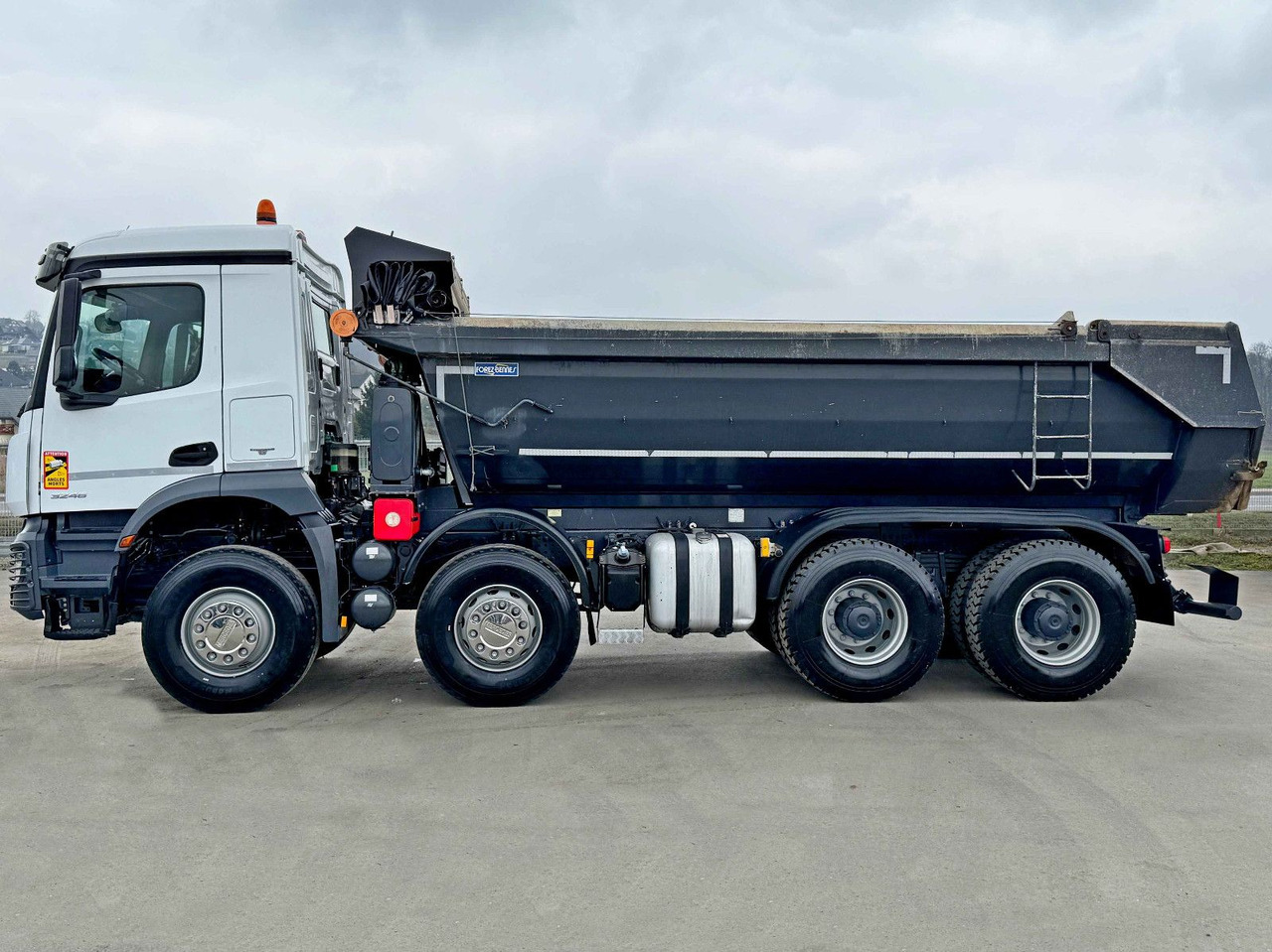 Mercedes-Benz AROCS 3246* KIPPER / 8x4 * TOPZUSTAND - Camion benne: photos 5 Mercedes-Benz AROCS 3246* KIPPER / 8x4 * TOPZUSTAND - Camion benne: photos 5