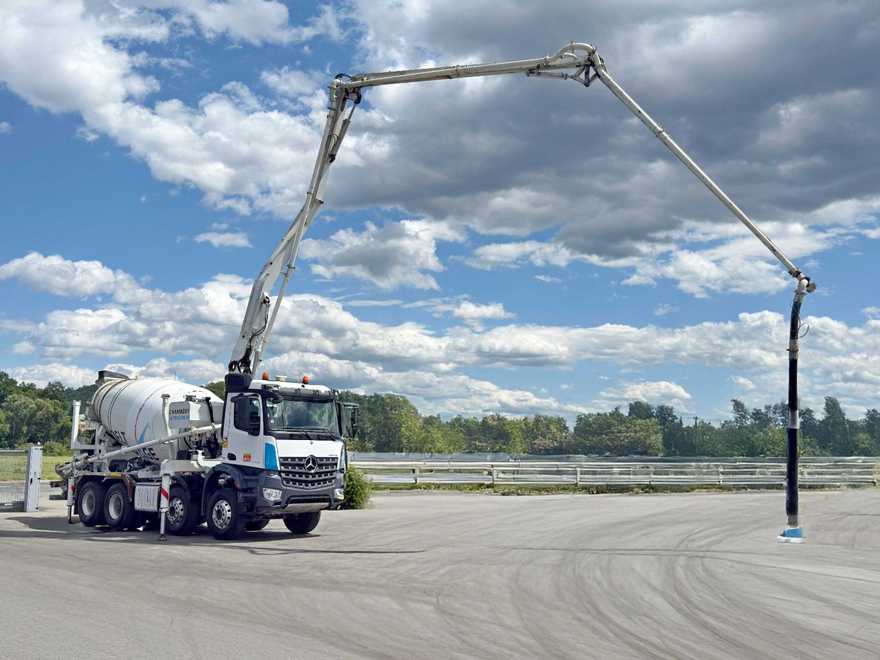 Mercedes-Benz AROCS 3743 * Betonpumpe + FUNK * 8x4 * TOP - Camion pompe: photos 3 Mercedes-Benz AROCS 3743 * Betonpumpe + FUNK * 8x4 * TOP - Camion pompe: photos 3