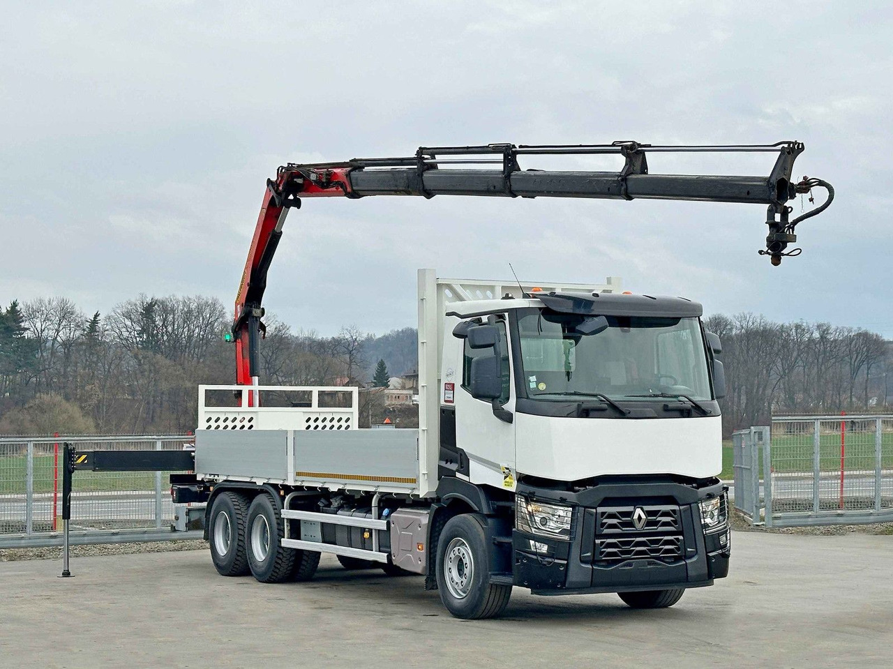 Renault C 380 *PRITSCHE 6,80m * PK 18002-EH C + FUNK*6x4 - Camion grue: photos 2 Renault C 380 *PRITSCHE 6,80m * PK 18002-EH C + FUNK*6x4 - Camion grue: photos 2