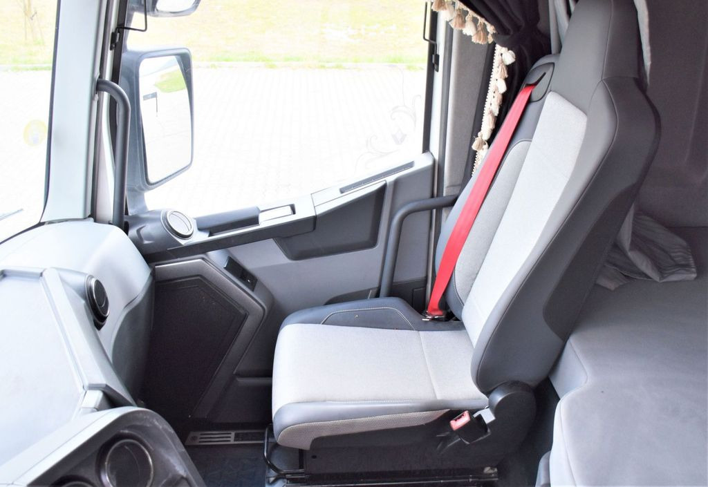 Camion grue, Camion plateau Renault C 460 * HMF 1510 K6 + FUNK * 6x4: photos 10 Camion grue, Camion plateau Renault C 460 * HMF 1510 K6 + FUNK * 6x4: photos 10