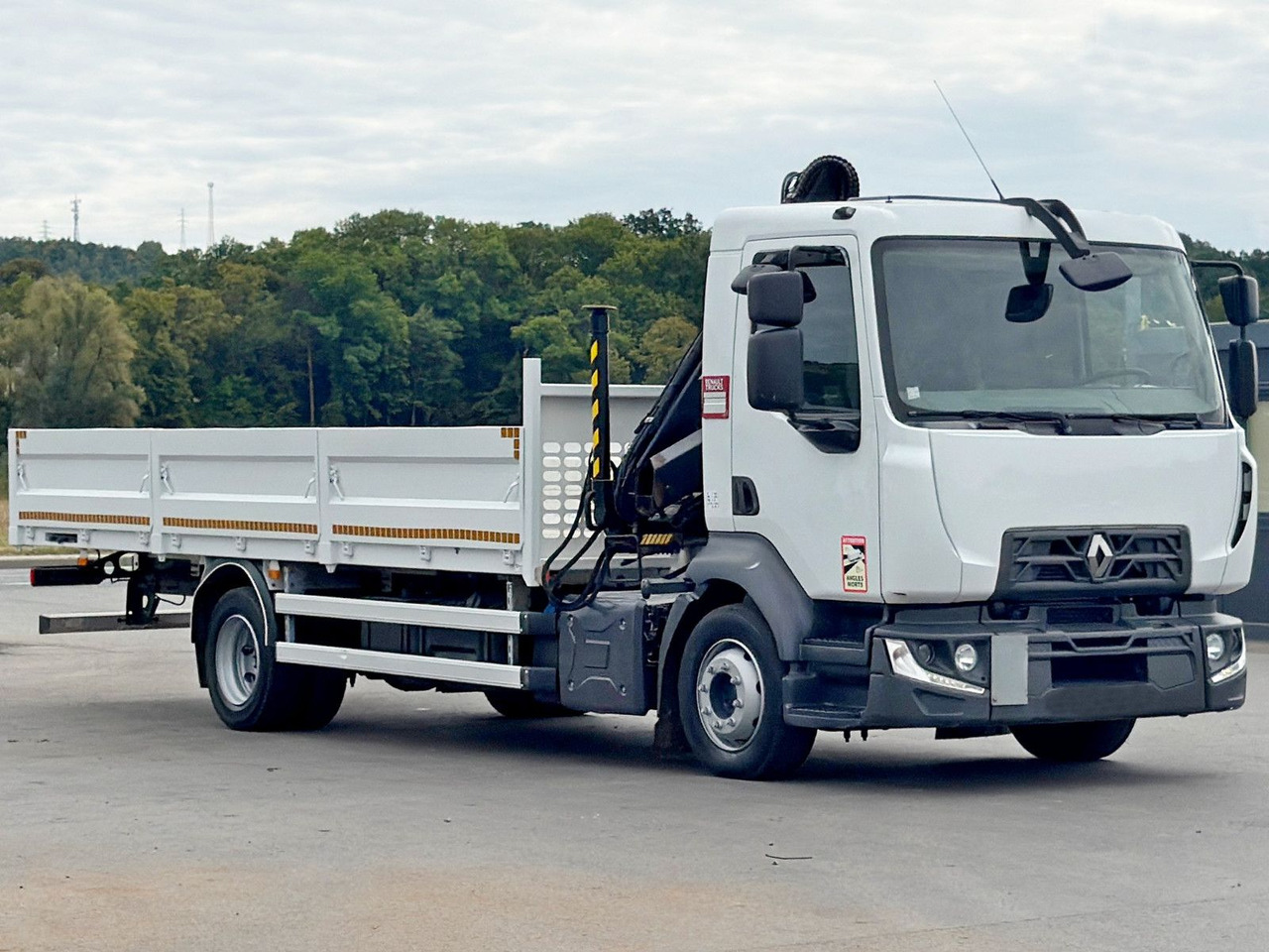 Renault D12.210 * HIAB 066 CL * TOPZUSTAND - Camion grue: photos 3 Renault D12.210 * HIAB 066 CL * TOPZUSTAND - Camion grue: photos 3