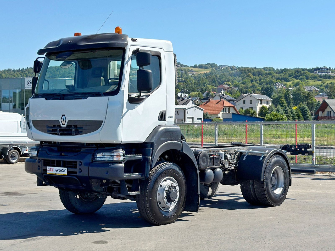 Renault KERAX 370 * FAHRGESTELL 4,55 m / 4x4*TOPZUSTAND - Châssis cabine: photos 2 Renault KERAX 370 * FAHRGESTELL 4,55 m / 4x4*TOPZUSTAND - Châssis cabine: photos 2