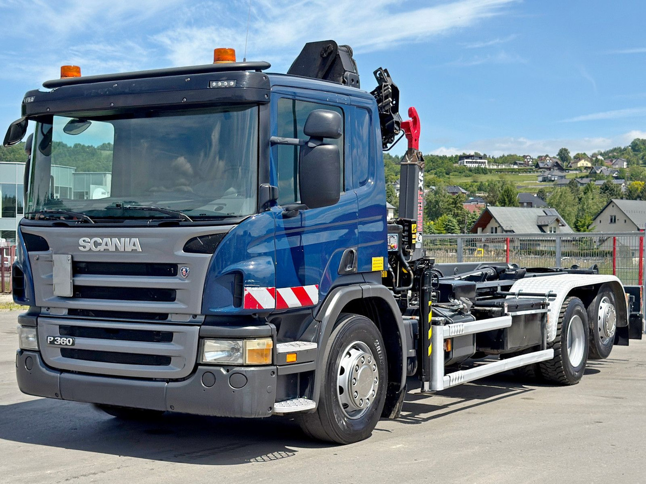Scania P 360 * ABROLLKIPPER * HIAB 111 BS -2 HIDUO/FUNK - Camion ampliroll, Camion grue: photos 4 Scania P 360 * ABROLLKIPPER * HIAB 111 BS -2 HIDUO/FUNK - Camion ampliroll, Camion grue: photos 4