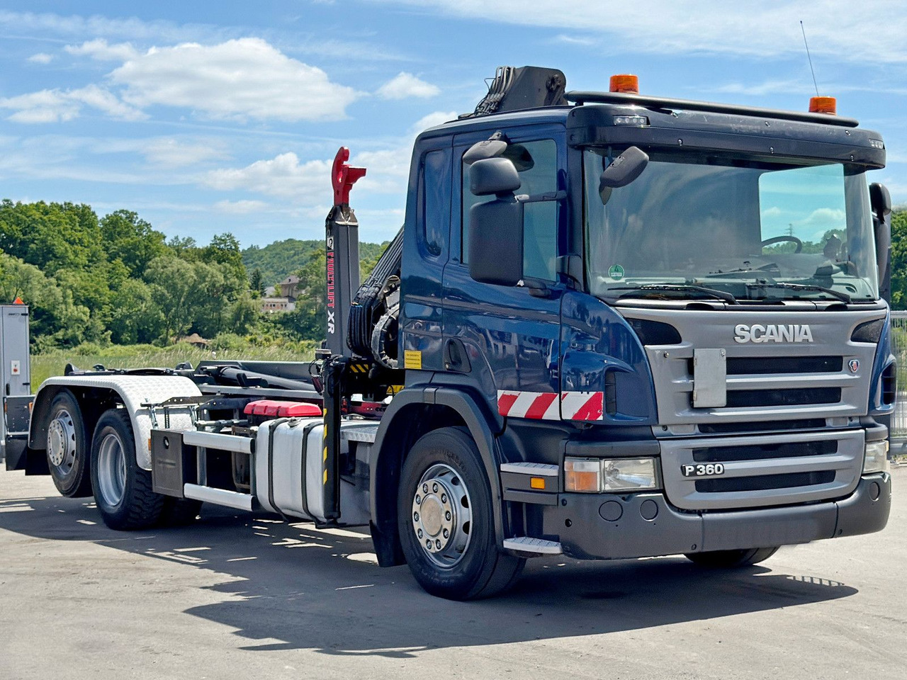 Scania P 360 * ABROLLKIPPER * HIAB 111 BS -2 HIDUO/FUNK - Camion ampliroll, Camion grue: photos 3 Scania P 360 * ABROLLKIPPER * HIAB 111 BS -2 HIDUO/FUNK - Camion ampliroll, Camion grue: photos 3