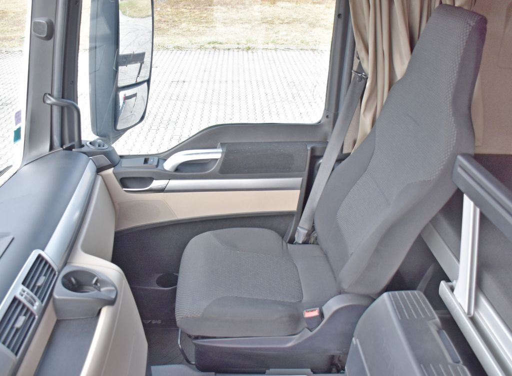 Tracteur routier MAN TGS 18.500 Sattelzugmaschine + KRAN/FUNK MAN TGS 18.500 Sattelzugmaschine + KRAN/FUNK: photos 9 Tracteur routier MAN TGS 18.500 Sattelzugmaschine + KRAN/FUNK MAN TGS 18.500 Sattelzugmaschine + KRAN/FUNK: photos 9