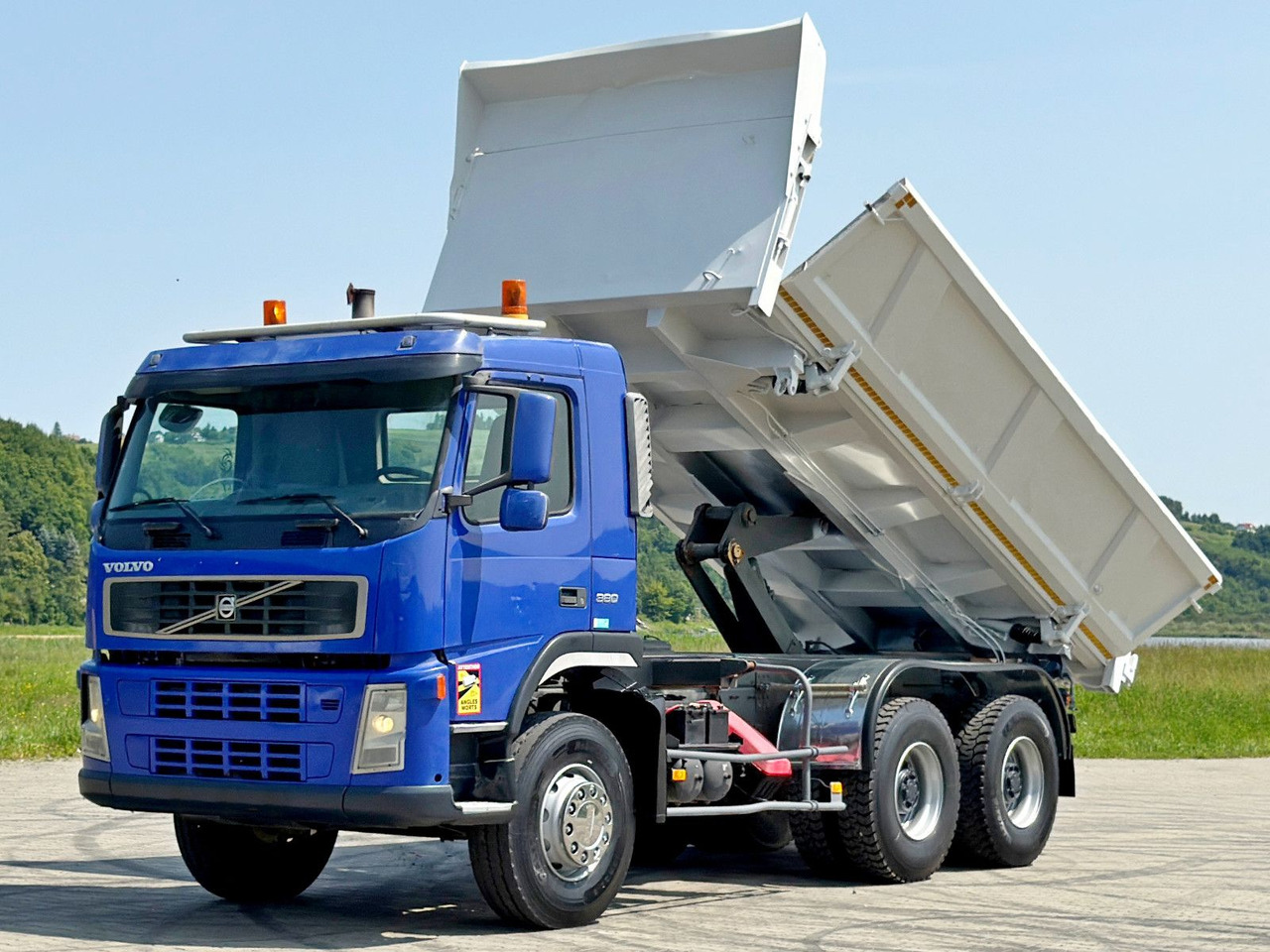 Volvo FM 380 Kipper 5,20 m + BORDMATIC / 6x4 - Camion benne, Camion grue: photos 3 Volvo FM 380 Kipper 5,20 m + BORDMATIC / 6x4 - Camion benne, Camion grue: photos 3