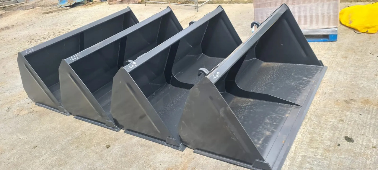 Front Loader Buckets - Godet pour chargeur: photos 2 Front Loader Buckets - Godet pour chargeur: photos 2