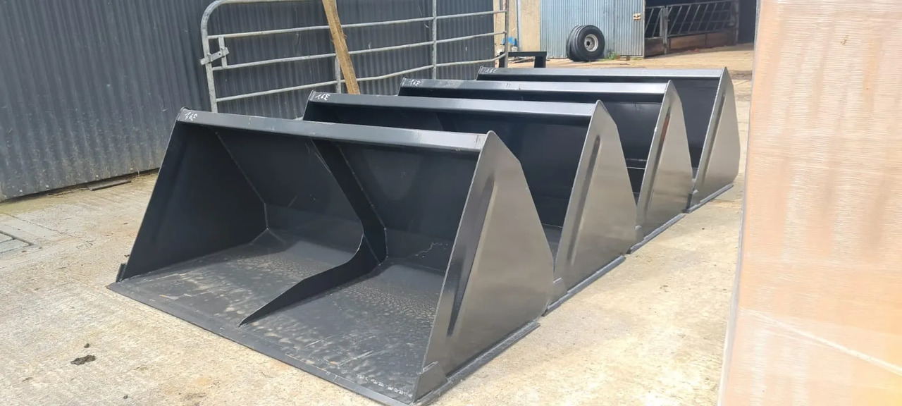 Front Loader Buckets - Godet pour chargeur: photos 1 Front Loader Buckets - Godet pour chargeur: photos 1