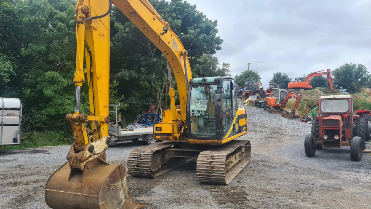 JCB JS 130 - Pelle sur chenille: photos 5 JCB JS 130 - Pelle sur chenille: photos 5
