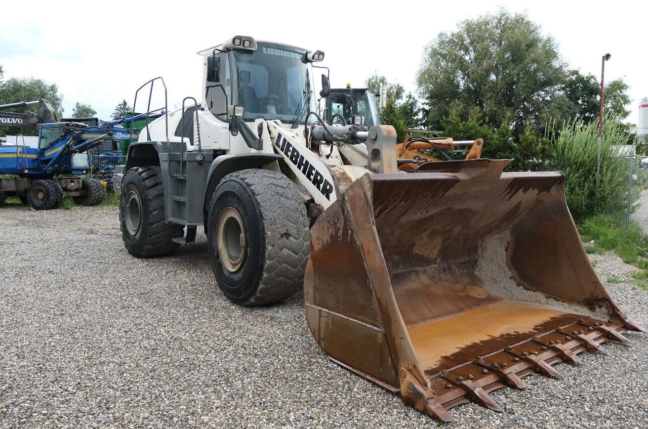 Liebherr L 576 - Chargeuse sur pneus: photos 3 Liebherr L 576 - Chargeuse sur pneus: photos 3