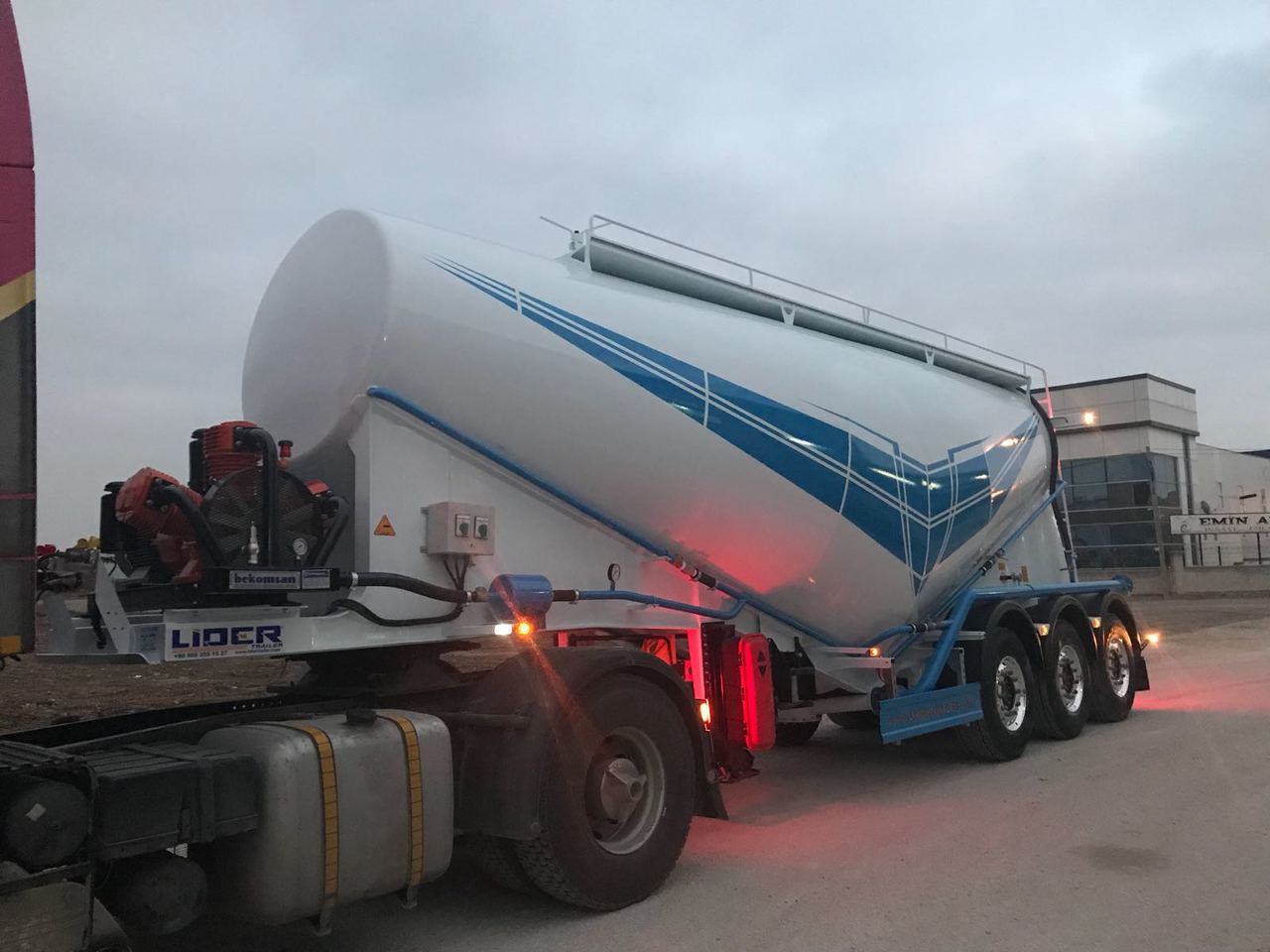 Semi-remorque citerne pour transport de ciment neuf LIDER 2022 MODEL NEW CEMENT TANKER: photos 8