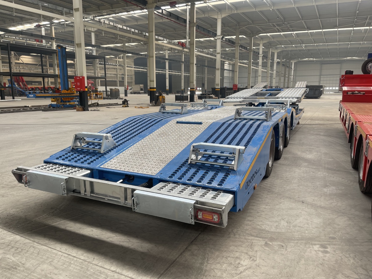 LIDER 2025 NEW UNUSED READY IN FACTORY STOCK - Semi-remorque porte-voitures: photos 5 LIDER 2025 NEW UNUSED READY IN FACTORY STOCK - Semi-remorque porte-voitures: photos 5