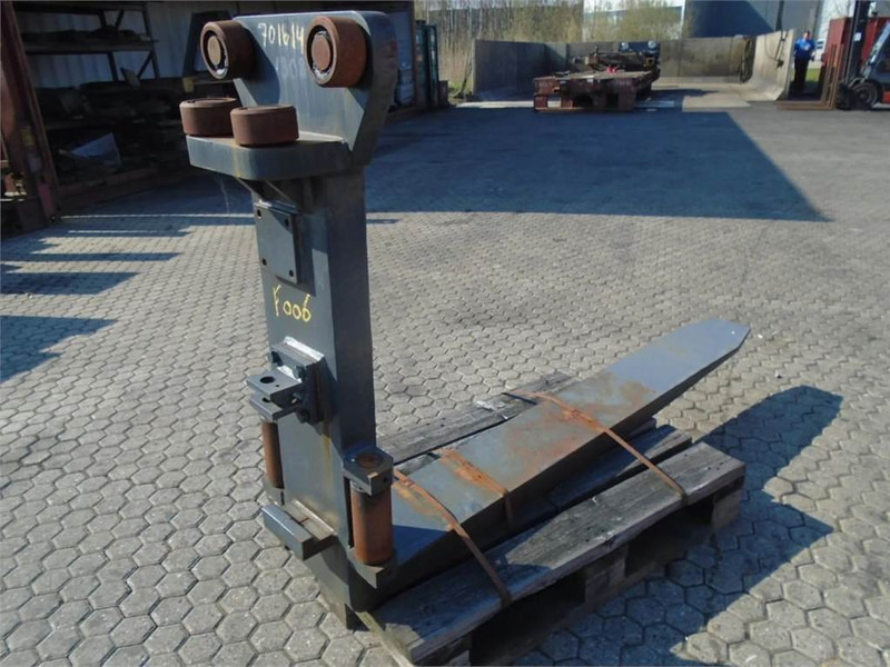 Fork Fitted with Rolls14000kg@1200mm // 2000x250x85mm - Fourches pour Matériel de manutention: photos 2 Fork Fitted with Rolls14000kg@1200mm // 2000x250x85mm - Fourches pour Matériel de manutention: photos 2