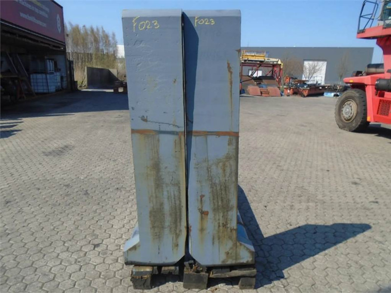 Fork Pin Type Custom 28.000kg@1200mm // 1800x310x110mm - Fourches pour Matériel de manutention: photos 2 Fork Pin Type Custom 28.000kg@1200mm // 1800x310x110mm - Fourches pour Matériel de manutention: photos 2