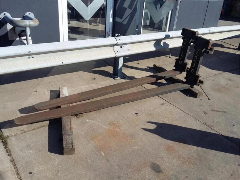 Kalmar ROLL-TYPE 2440X125X50 - Fourches pour Matériel de manutention: photos 2 Kalmar ROLL-TYPE 2440X125X50 - Fourches pour Matériel de manutention: photos 2