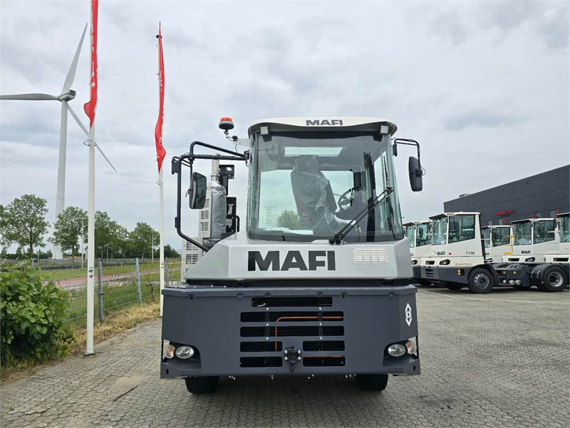 Mafi R336 4x4 - Tracteur portuaire: photos 5 Mafi R336 4x4 - Tracteur portuaire: photos 5