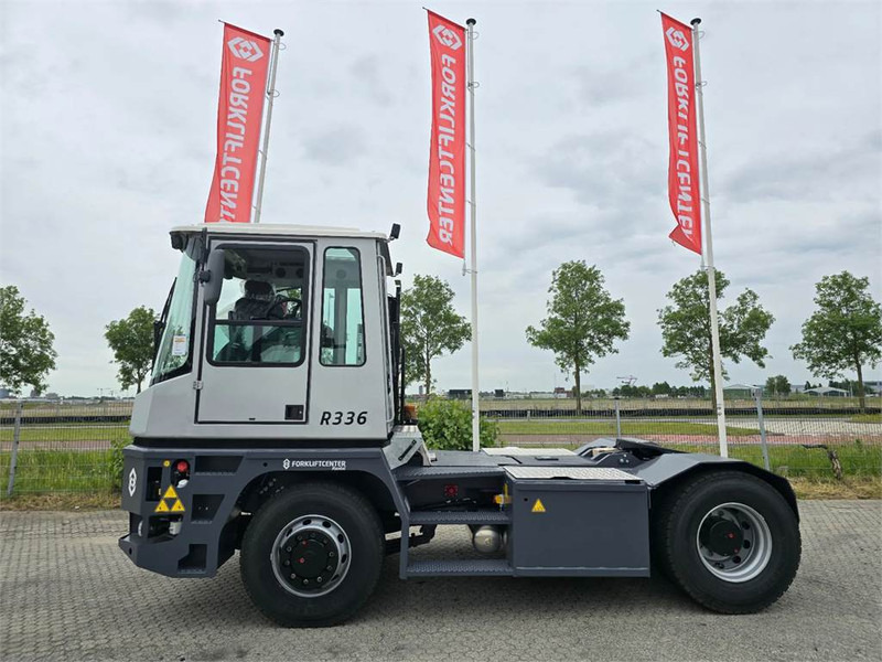 Mafi R336 4x4 - Tracteur portuaire: photos 4 Mafi R336 4x4 - Tracteur portuaire: photos 4