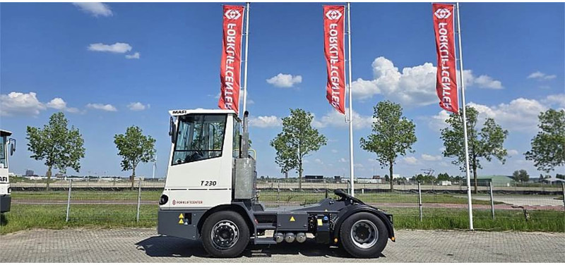 Mafi T230 - Tracteur portuaire: photos 3 Mafi T230 - Tracteur portuaire: photos 3