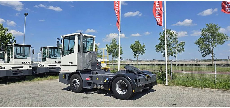 Mafi T230 - Tracteur portuaire: photos 5 Mafi T230 - Tracteur portuaire: photos 5