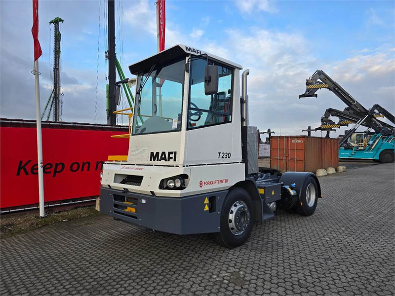 Mafi T230 - Tracteur portuaire: photos 2 Mafi T230 - Tracteur portuaire: photos 2
