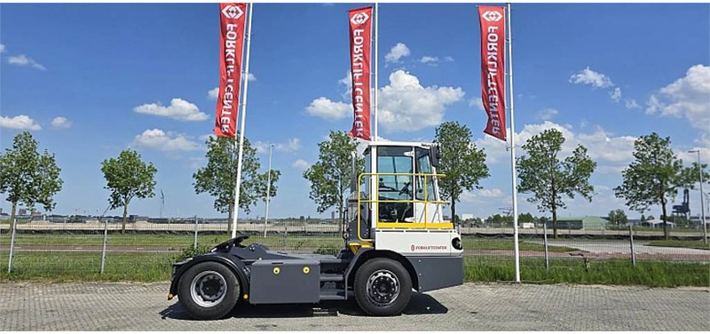 Mafi T230 - Tracteur portuaire: photos 2 Mafi T230 - Tracteur portuaire: photos 2