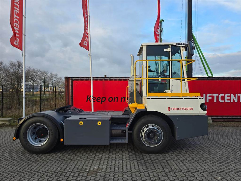 Mafi T230 - Tracteur portuaire: photos 3 Mafi T230 - Tracteur portuaire: photos 3