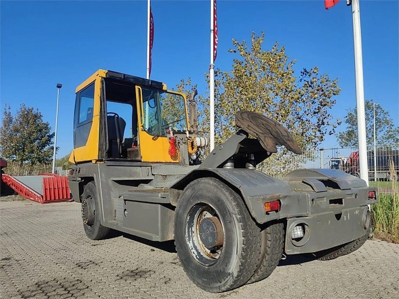 Terberg RT222 4x4 - Tracteur portuaire: photos 5 Terberg RT222 4x4 - Tracteur portuaire: photos 5