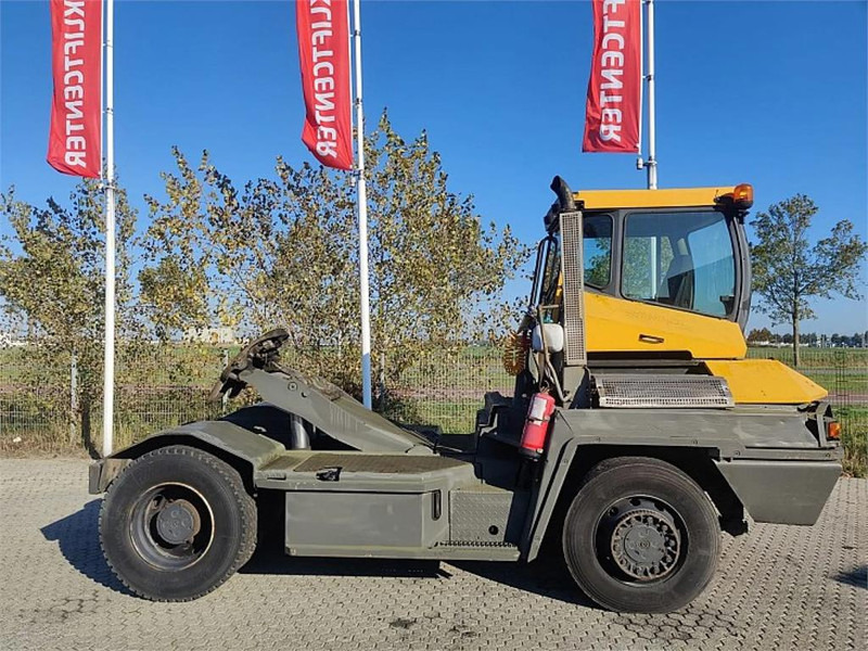 Terberg RT222 4x4 - Tracteur portuaire: photos 2 Terberg RT222 4x4 - Tracteur portuaire: photos 2