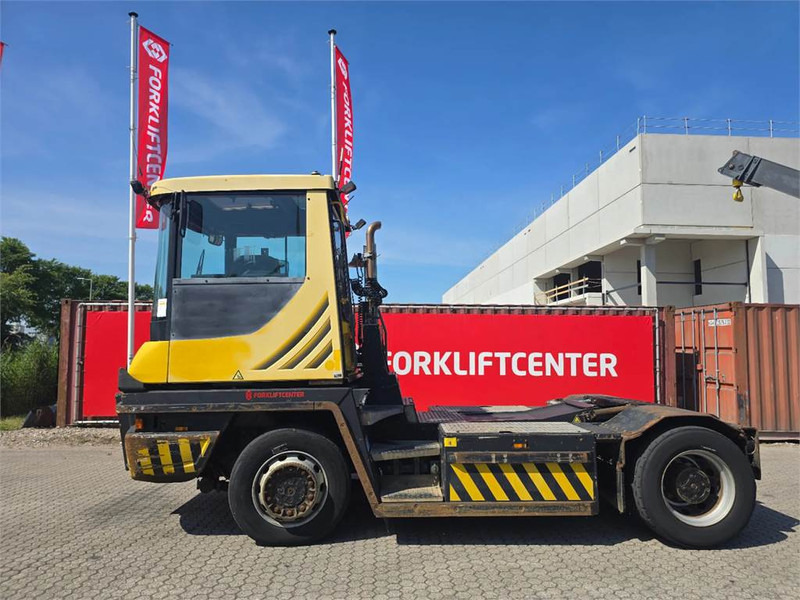 Terberg RT223 4x4 - Tracteur portuaire: photos 4 Terberg RT223 4x4 - Tracteur portuaire: photos 4