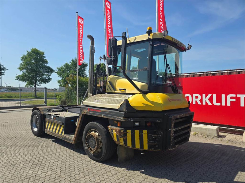 Terberg RT223 4x4 - Tracteur portuaire: photos 1 Terberg RT223 4x4 - Tracteur portuaire: photos 1
