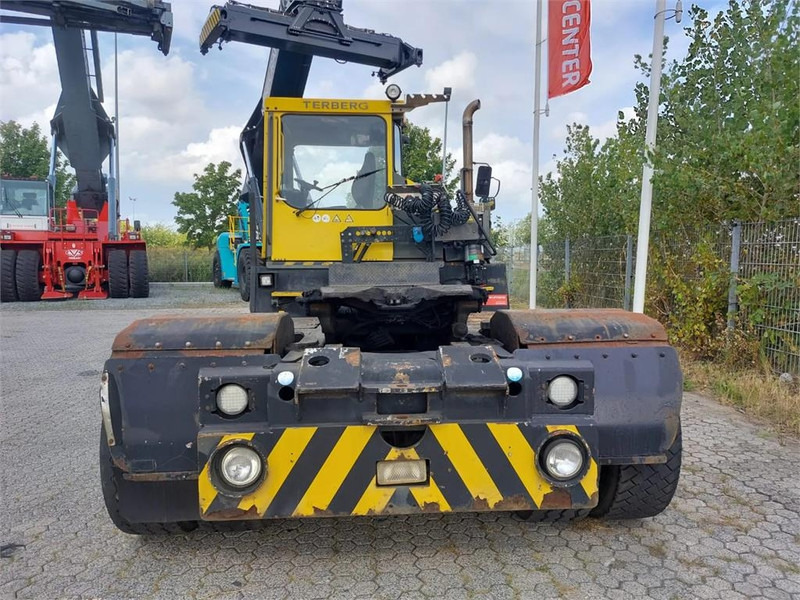 Terberg RT282 4x4 - Tracteur portuaire: photos 5 Terberg RT282 4x4 - Tracteur portuaire: photos 5