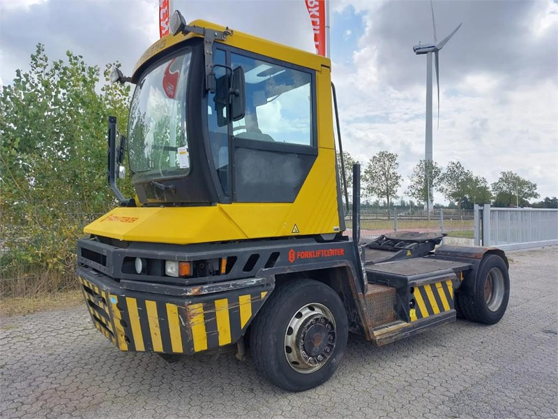 Terberg RT282 4x4 - Tracteur portuaire: photos 2 Terberg RT282 4x4 - Tracteur portuaire: photos 2