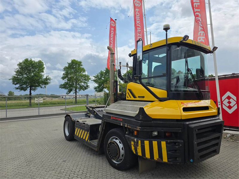 Terberg RT283 4x4 - Tracteur portuaire: photos 1 Terberg RT283 4x4 - Tracteur portuaire: photos 1