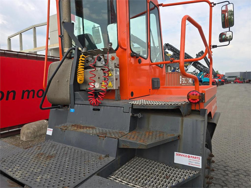 Tracteur portuaire Terberg YT182: photos 10 Tracteur portuaire Terberg YT182: photos 10