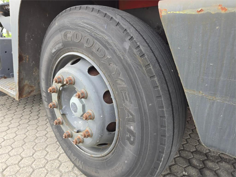 Tracteur portuaire Terberg YT182: photos 12 Tracteur portuaire Terberg YT182: photos 12