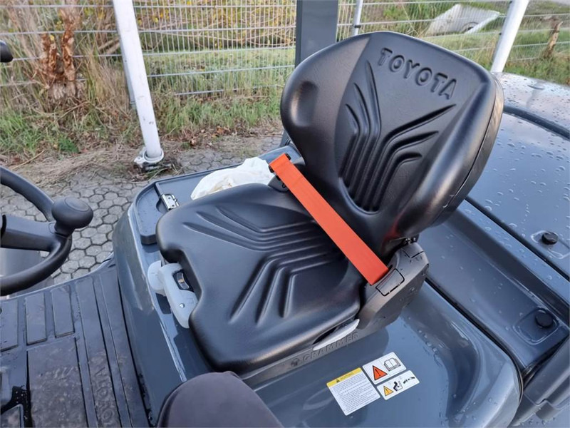 Chariot élévateur diesel Toyota 8FD70F: photos 11