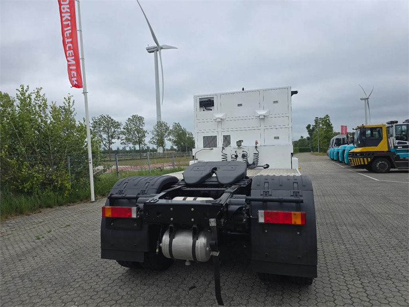 WESTWELL Autonomous Q-Truck Q084D - Tracteur portuaire: photos 5 WESTWELL Autonomous Q-Truck Q084D - Tracteur portuaire: photos 5