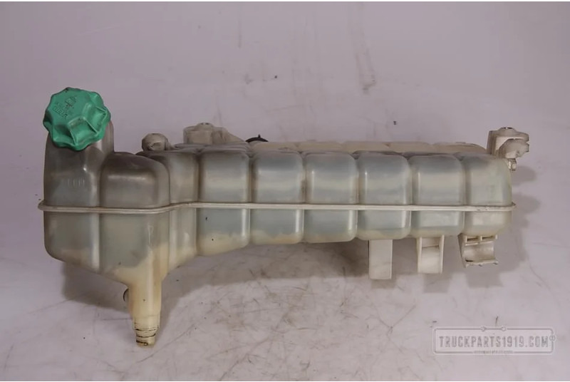 Behr HELLA SERVICE Cooling System Koelexpansievat MAN TGL TGM - Vase d'expansion pour Camion: photos 1 Behr HELLA SERVICE Cooling System Koelexpansievat MAN TGL TGM - Vase d'expansion pour Camion: photos 1
