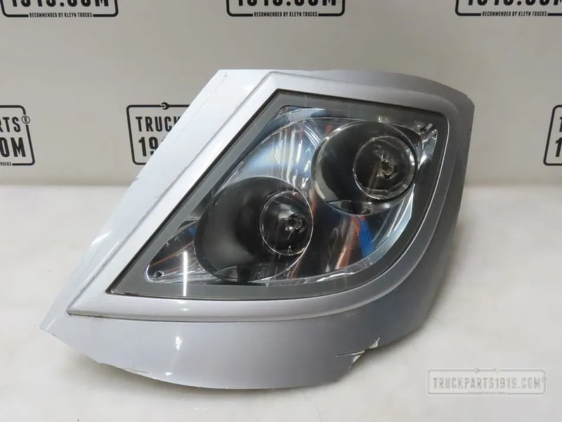 DAF 1784822 Skylight Li. DAF - Feu anti-brouillard pour Camion: photos 1 DAF 1784822 Skylight Li. DAF - Feu anti-brouillard pour Camion: photos 1