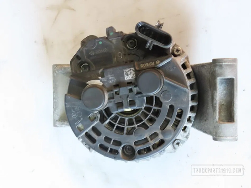 DAF 2022545 Dynamo - Alternateur pour Camion: photos 2 DAF 2022545 Dynamo - Alternateur pour Camion: photos 2