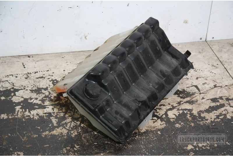 DAF Cooling System Koelexpansievat DAF CF-series - Vase d'expansion pour Camion: photos 1 DAF Cooling System Koelexpansievat DAF CF-series - Vase d'expansion pour Camion: photos 1