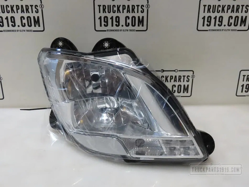 DAF XF 106 1835875 Koplamp Rechts - Feu avant pour Camion: photos 1 DAF XF 106 1835875 Koplamp Rechts - Feu avant pour Camion: photos 1