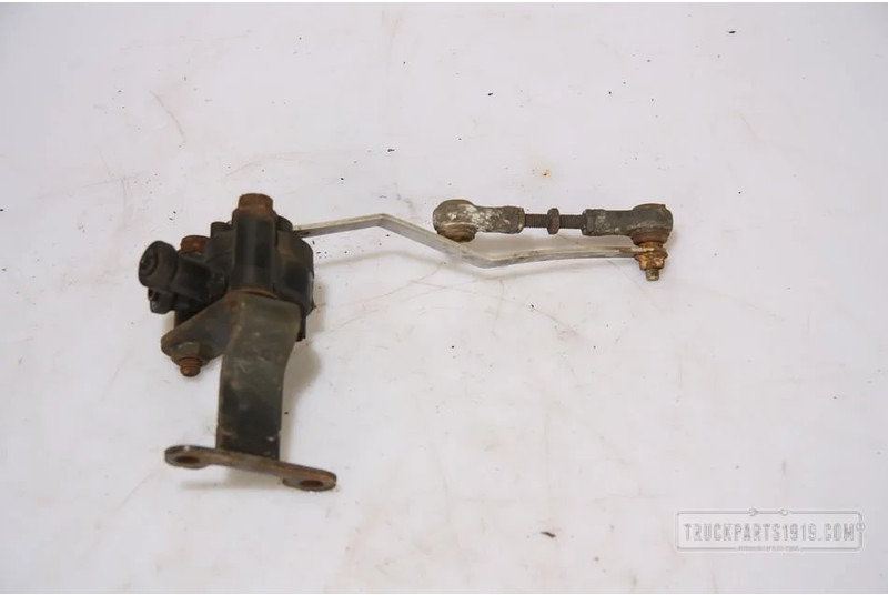 Iveco Body & Chassis Parts Hoogteregelaar Iveco Used - Suspension de cabine pour Camion: photos 2 Iveco Body & Chassis Parts Hoogteregelaar Iveco Used - Suspension de cabine pour Camion: photos 2