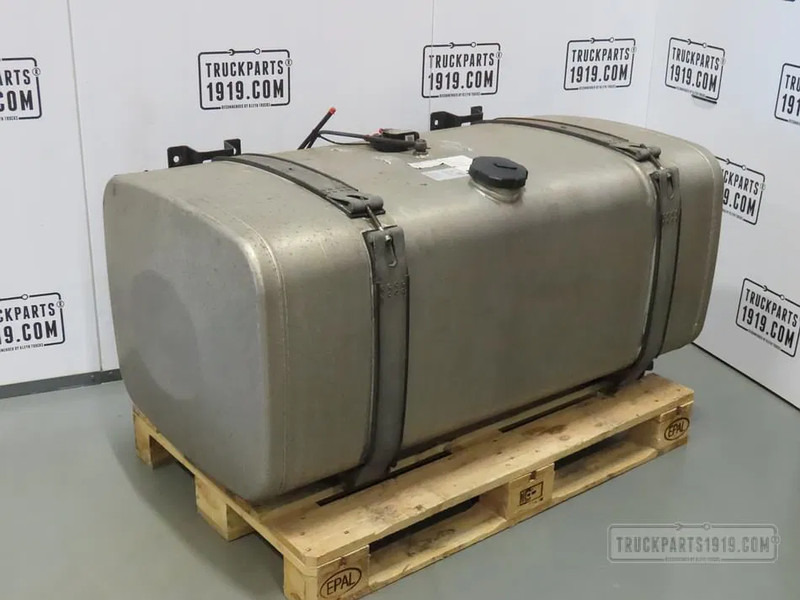 MAN 81.12201-5969 Brandstoftank + steunen 480L - Réservoir de carburant pour Camion: photos 1 MAN 81.12201-5969 Brandstoftank + steunen 480L - Réservoir de carburant pour Camion: photos 1