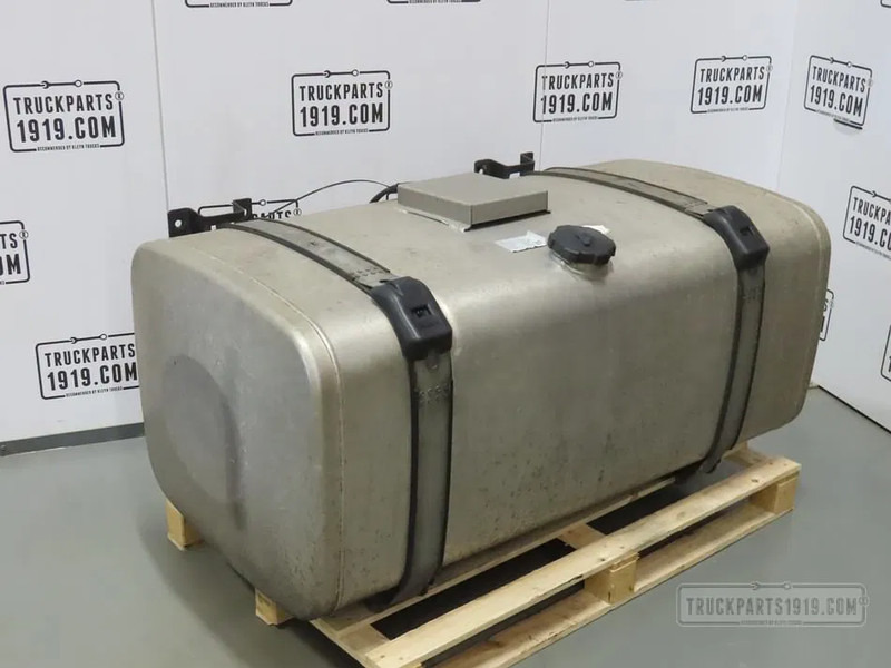 MAN 81.12201-6932 Brandstoftank + steunen 480L - Réservoir de carburant pour Camion: photos 1 MAN 81.12201-6932 Brandstoftank + steunen 480L - Réservoir de carburant pour Camion: photos 1