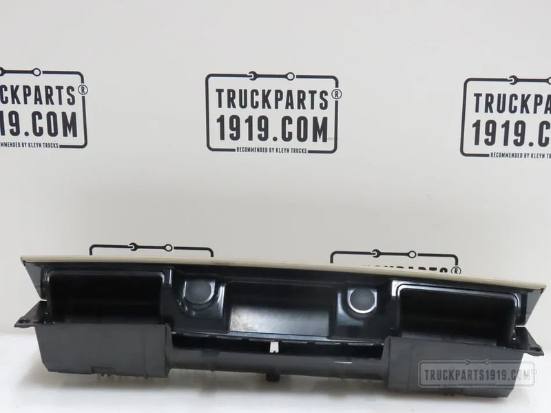 MAN 81.63740-6026 Asbak TGX - Cabine et intérieur pour Camion: photos 2 MAN 81.63740-6026 Asbak TGX - Cabine et intérieur pour Camion: photos 2