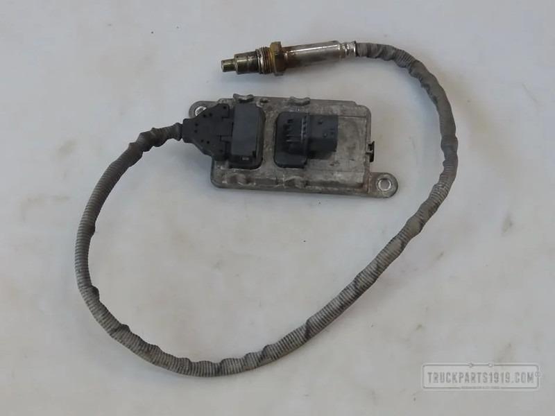 Mercedes-Benz A 011 153 71 28 NOx sensor MP4 - Système d'échappement pour Camion: photos 1 Mercedes-Benz A 011 153 71 28 NOx sensor MP4 - Système d'échappement pour Camion: photos 1