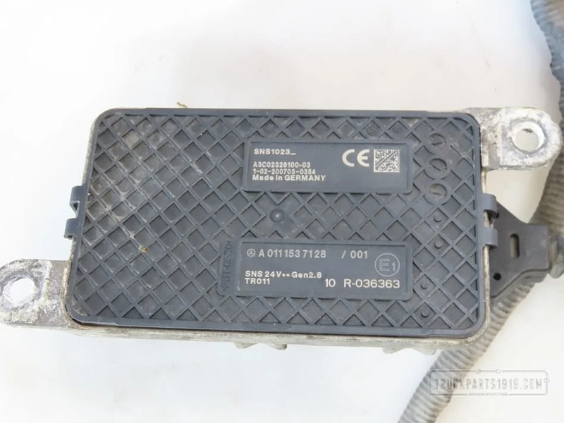 Mercedes-Benz A 011 153 71 28 NOx sensor MP4 - Système d'échappement pour Camion: photos 2 Mercedes-Benz A 011 153 71 28 NOx sensor MP4 - Système d'échappement pour Camion: photos 2